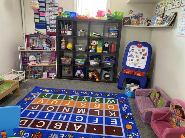 Reading nook & toy corner