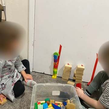 Tiny tower builders
